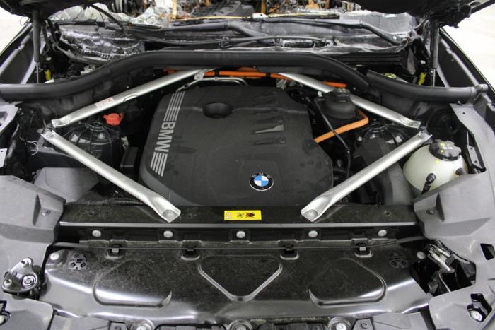 BMW X5 xDrive50e 3.0 24V Skrotfordon (2023, GRIJS)