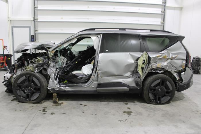 Kia EV9 76.1 kWh Sloopvoertuig (2024, Grijs)