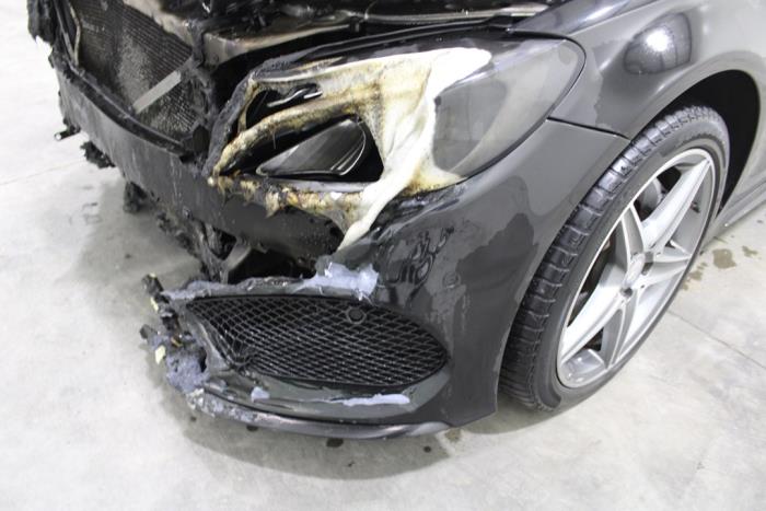 Mercedes C C-220 2.2 CDI BlueTEC, C-220 d 16V Skrotfordon (2016, ZWART)