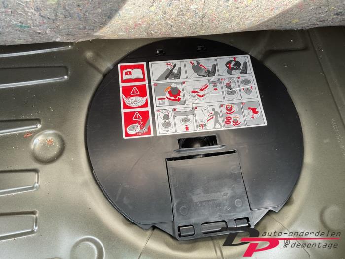 Renault Clio III 1.6 16V Salvage vehicle (2007, Black)