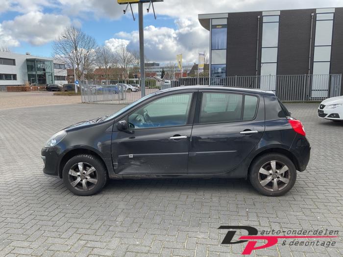 Renault Clio III 1.6 16V Salvage vehicle (2007, Black)