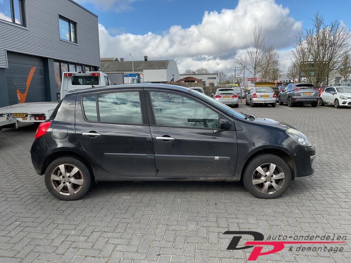 Renault Clio III 1.6 16V Salvage vehicle (2007, Black)