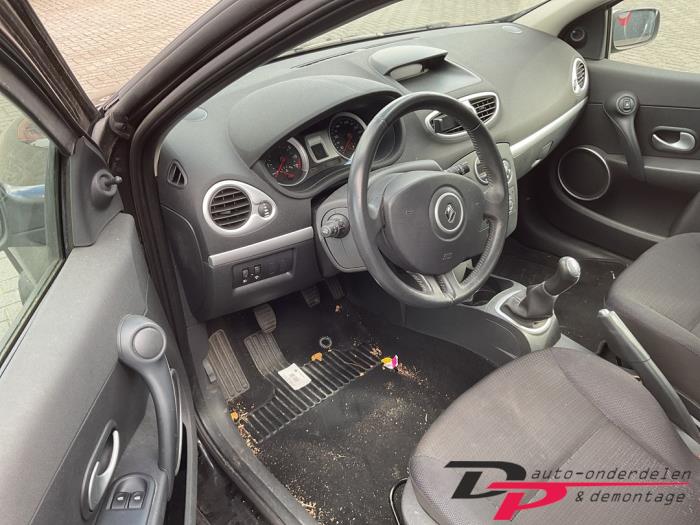 Renault Clio III 1.6 16V Salvage vehicle (2007, Black)