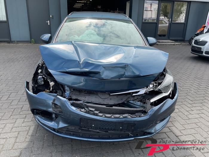 Opel Astra K Sports Tourer 1.6 CDTI 110 16V Sloopvoertuig (2016, Blauw)