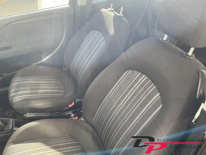 Fiat Punto Evo 1.2 Euro 4 Skrotfordon (2010, ZWART)