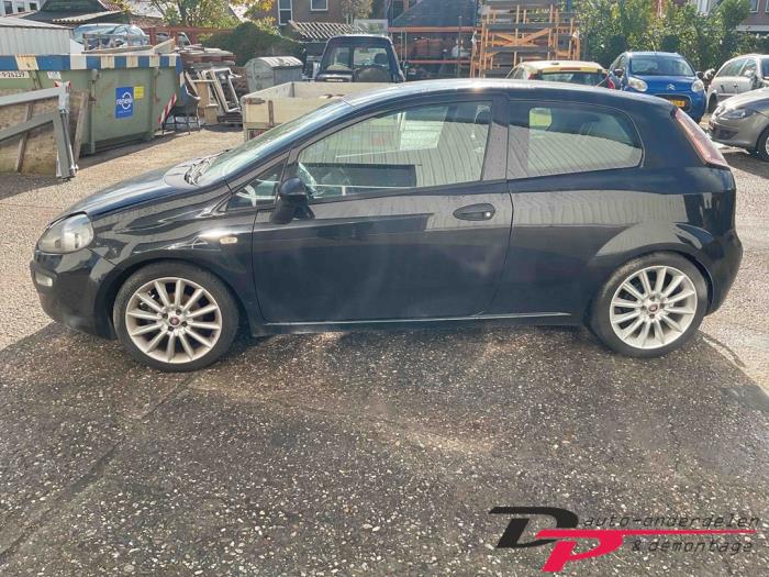Fiat Punto Evo 1.2 Euro 4 Skrotfordon (2010, ZWART)