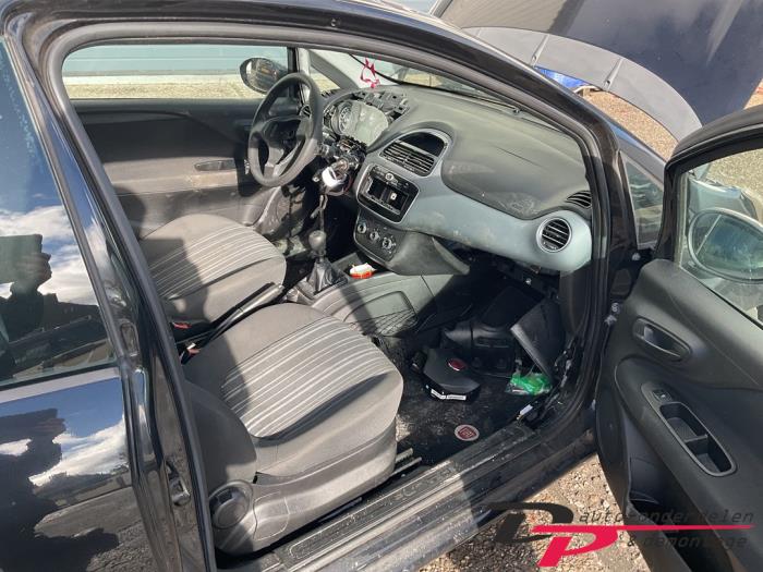 Fiat Punto Evo 1.2 Euro 4 Skrotfordon (2010, ZWART)