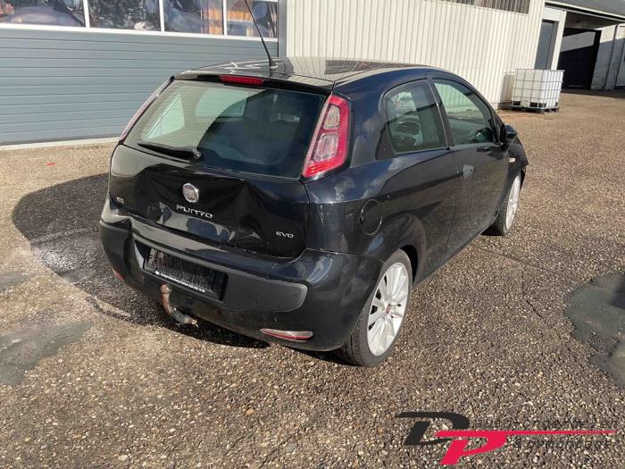 Fiat Punto Evo 1.2 Euro 4 Skrotfordon (2010, ZWART)
