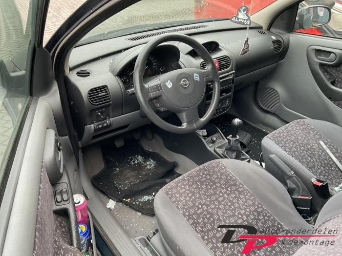 Opel Corsa C 1.2 16V Sloopvoertuig (2001, Blauw)