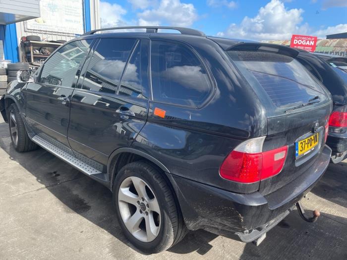 BMW X5 4.4i V8 32V Occasion (2004, Zwart)