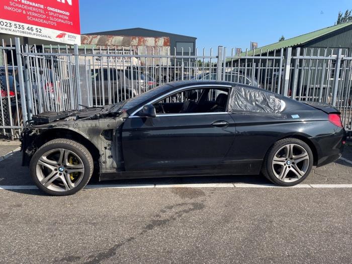 BMW 6 serie 650i V8 32V Samochód złomowany (2014)