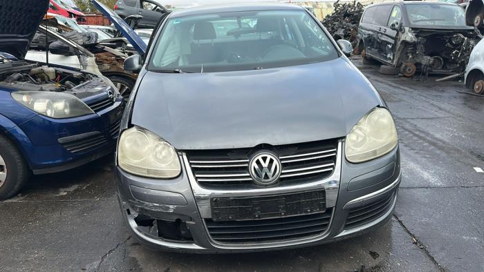 Volkswagen Jetta III 1.6 FSI 16V Skrotfordon (2007, GRIJS)