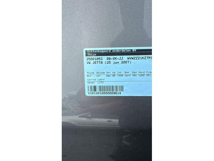 Volkswagen Jetta III 1.6 FSI 16V Skrotfordon (2007, GRIJS)