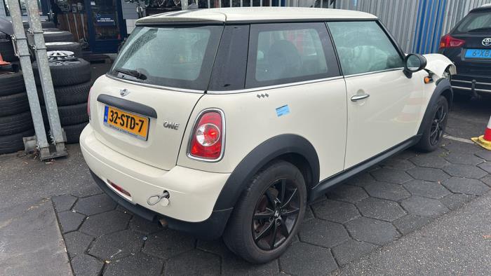 Mini Mini 1.6 16V One Samochód złomowany (2011, Bialy, Aluminium)