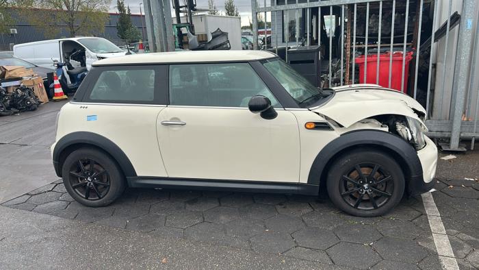 Mini Mini 1.6 16V One Samochód złomowany (2011, Bialy, Aluminium)