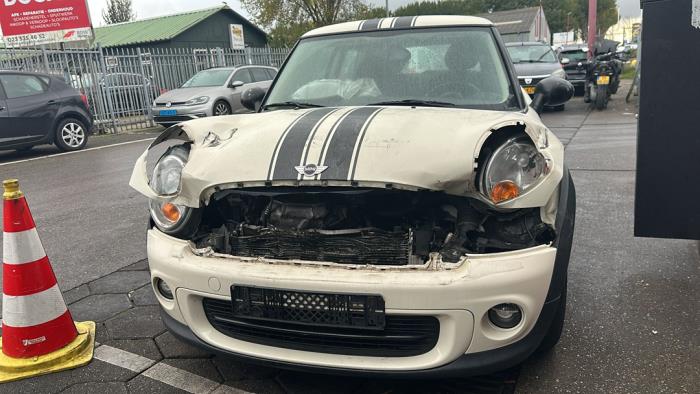 Mini Mini 1.6 16V One Samochód złomowany (2011, Bialy, Aluminium)