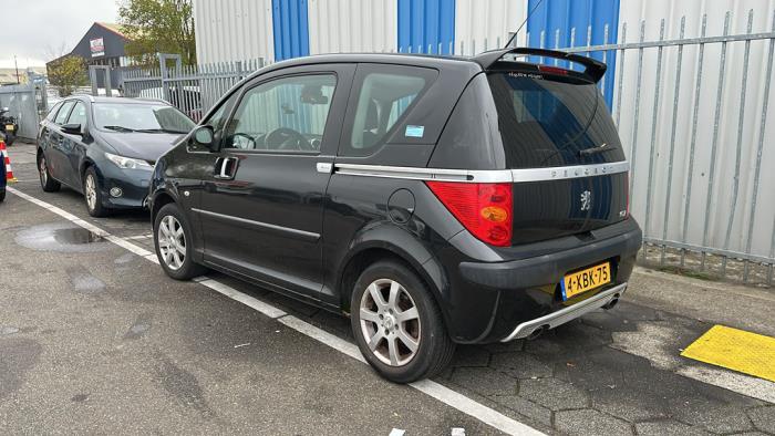 Peugeot 1007 1.6 GTI,Gentry 16V Samochód złomowany (2007, Czarny)