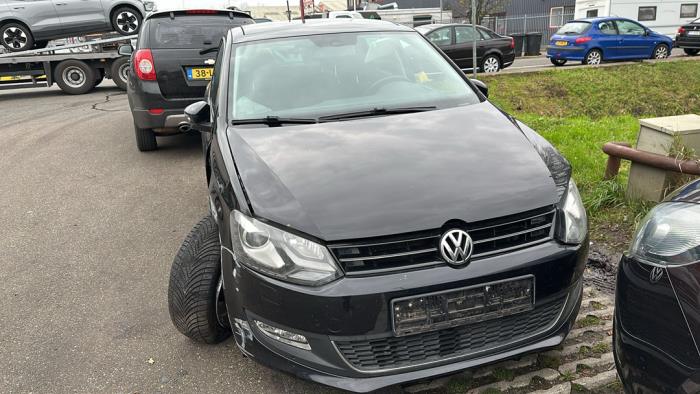 Volkswagen Polo V 1.6 TDI 16V 105 Skrotfordon (2012, ZWART)