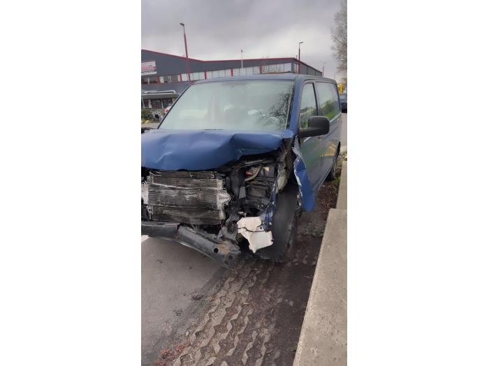 Volkswagen Transporter T5 1.9 TDi Skrotfordon (2007, BLAUW)