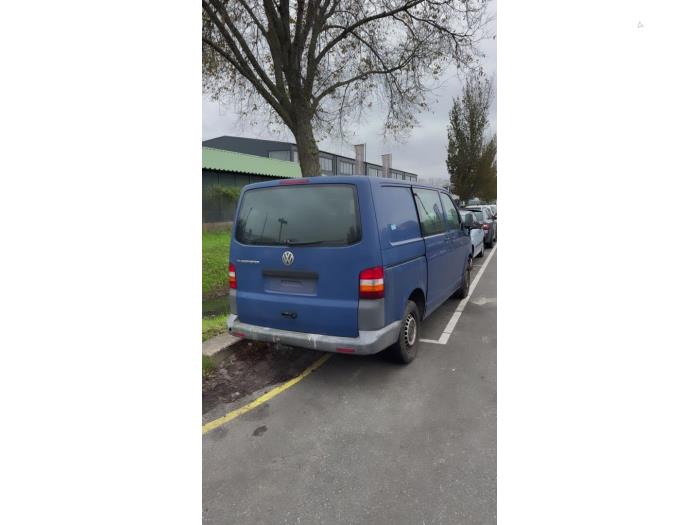 Volkswagen Transporter T5 1.9 TDi Skrotfordon (2007, BLAUW)