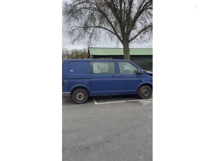 Volkswagen Transporter T5 1.9 TDi Skrotfordon (2007, BLAUW)
