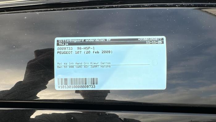 Peugeot 107 1.0 12V Skrotfordon (2009, ZWART)