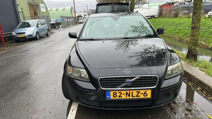 Volvo S40 1.8 16V Samochód złomowany (2005, Czarny)