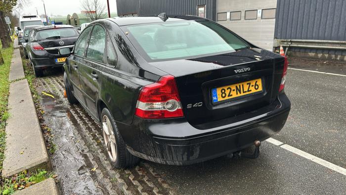 Volvo S40 1.8 16V Samochód złomowany (2005, Czarny)