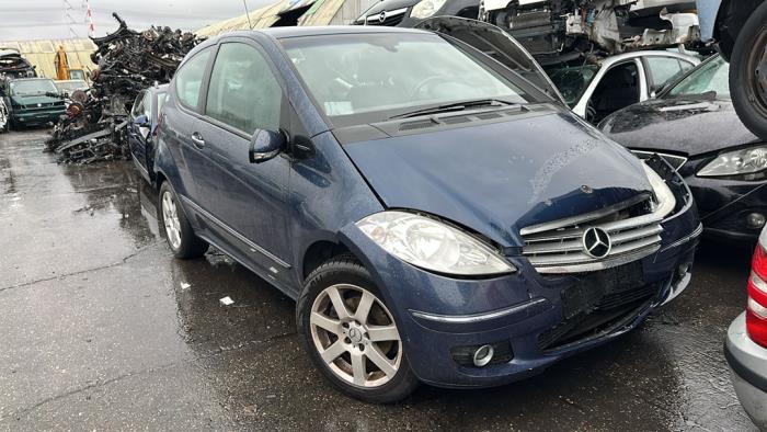 Mercedes A 1.7 A-170 Skrotfordon (2004, BLAUW)