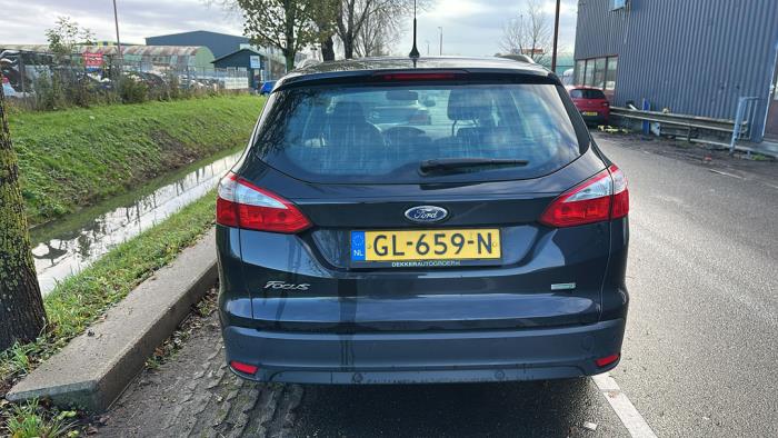 Ford Focus 3 Wagon 1.0 Ti-VCT EcoBoost 12V 125 Samochód złomowany (2014, Czarny)