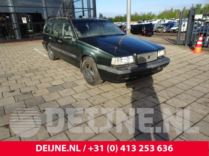 Volvo 850 Estate 2.5i 10V Samochód złomowany (1996, Zielony)