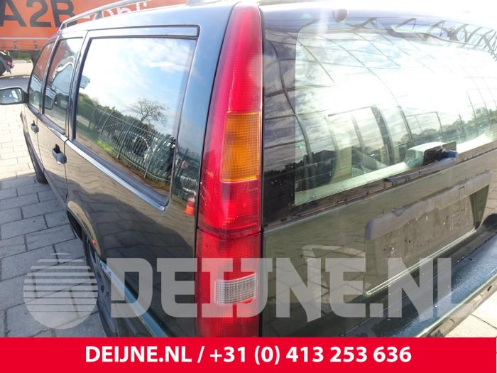 Volvo 850 Estate 2.5i 10V Samochód złomowany (1996, Zielony)