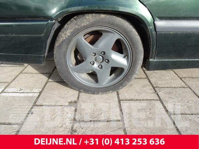 Volvo 850 Estate 2.5i 10V Samochód złomowany (1996, Zielony)