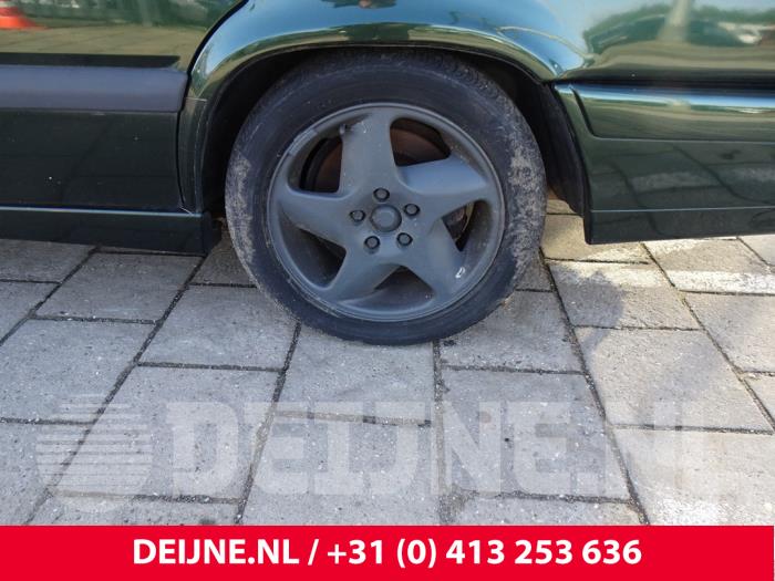 Volvo 850 Estate 2.5i 10V Samochód złomowany (1996, Zielony)