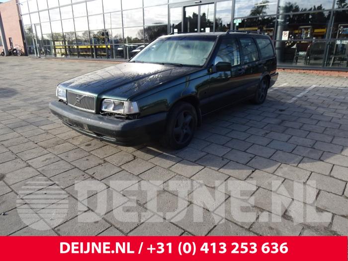 Volvo 850 Estate 2.5i 10V Samochód złomowany (1996, Zielony)