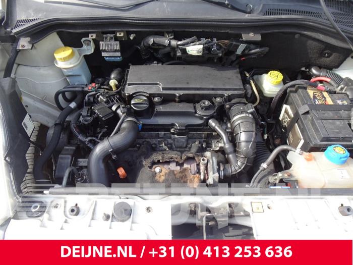 Peugeot Bipper 1.4 HDi Samochód złomowany (2008, Granit)