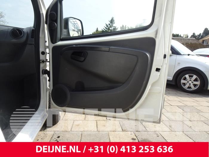 Peugeot Bipper 1.4 HDi Samochód złomowany (2008, Granit)