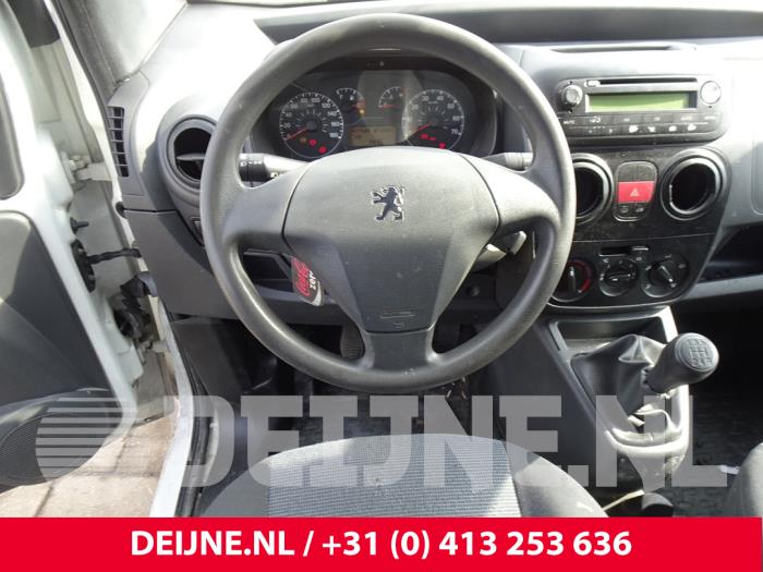 Peugeot Bipper 1.4 HDi Samochód złomowany (2008, Granit)