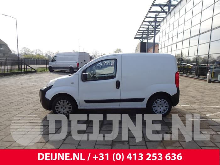 Peugeot Bipper 1.4 HDi Samochód złomowany (2008, Granit)