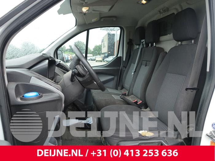 Ford Transit Custom 2.2 TDCi 16V Skrotfordon (2015, WIT)