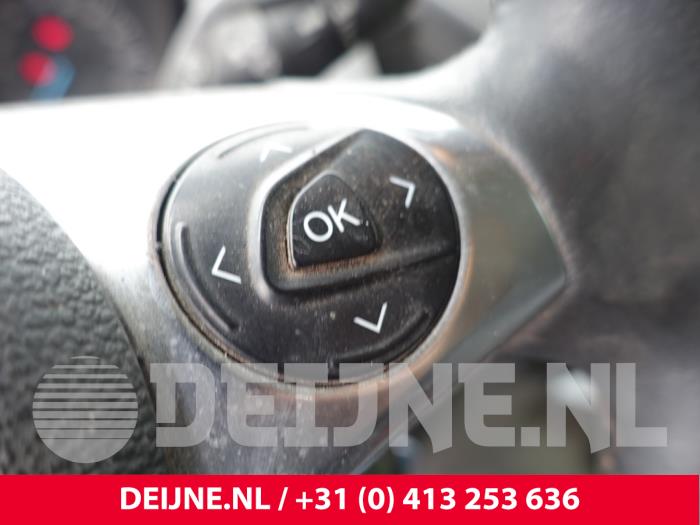 Ford Transit Custom 2.2 TDCi 16V Skrotfordon (2015, WIT)