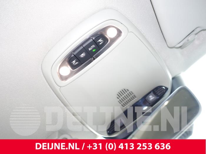 Volvo V40 2.0 T2 16V Samochód złomowany (2016, Szary)