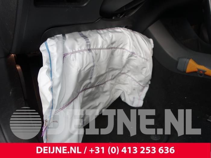 Volvo V40 2.0 T2 16V Samochód złomowany (2016, Szary)