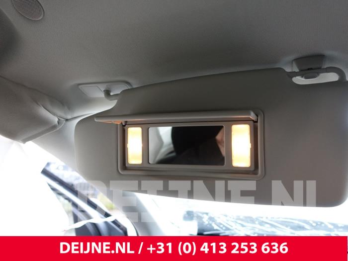 Volvo V40 2.0 T2 16V Samochód złomowany (2016, Szary)