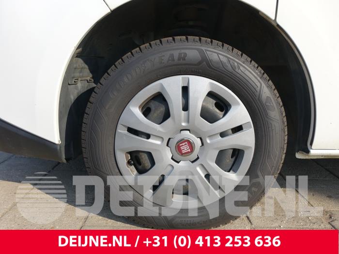 Fiat Talento 1.6 MultiJet Biturbo 120 Samochód złomowany (2019, Bialy)