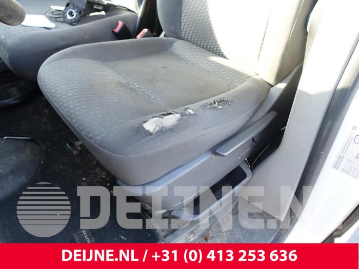 Volkswagen Transporter T5 2.0 TDI DRF Samochód złomowany (2013, Bialy)