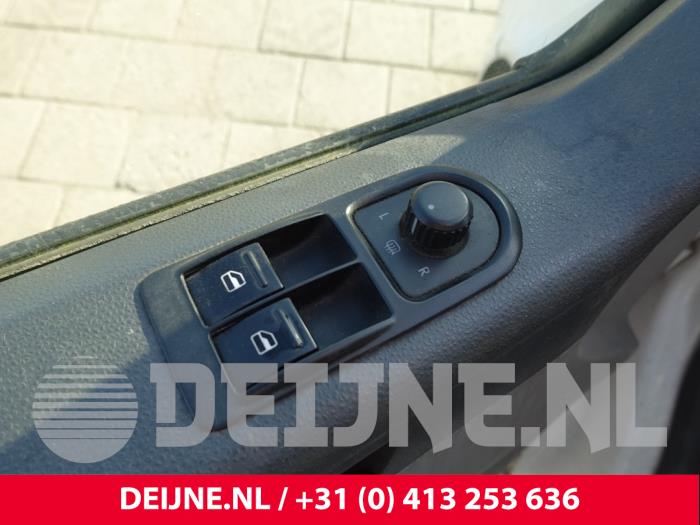 Volkswagen Transporter T5 2.0 TDI DRF Samochód złomowany (2013, Bialy)