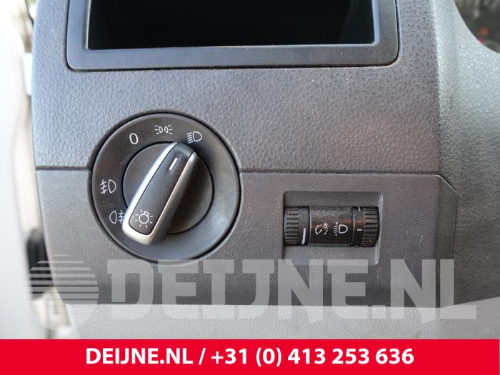 Volkswagen Transporter T5 2.0 TDI DRF Samochód złomowany (2013, Bialy)