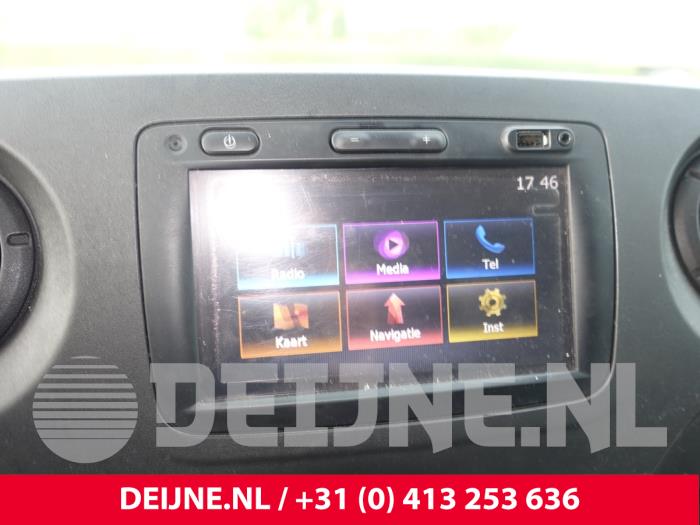 Renault Master III 2.3 dCi 125 16V FWD Skrotfordon (2019, GROEN)