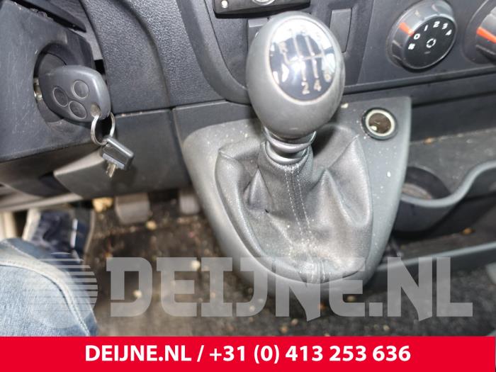 Renault Master III 2.3 dCi 125 16V FWD Skrotfordon (2019, GROEN)